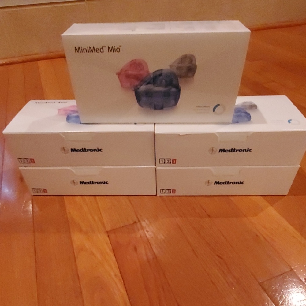 Mio's hold for @hopenm